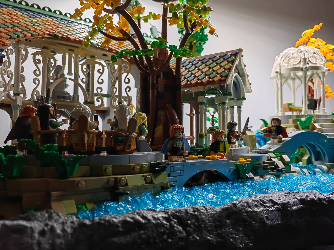 Lego The Lord of the Rings: Rivendell 10316 Display Case