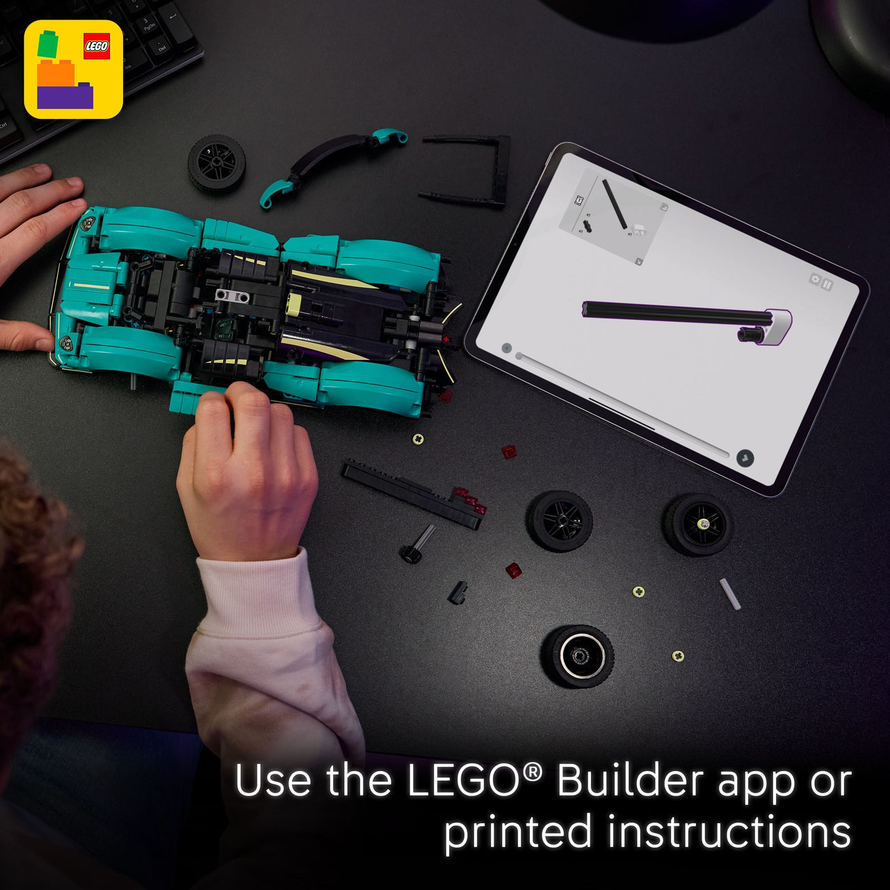 LEGO 42208 Technic Aston Martin Valkyrie