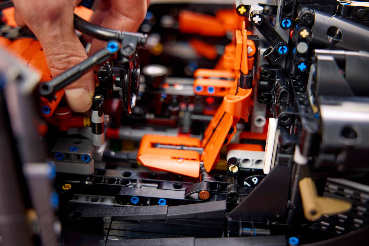 LEGO Technic Koenigsegg Sadair’s Spear Megacar 42232