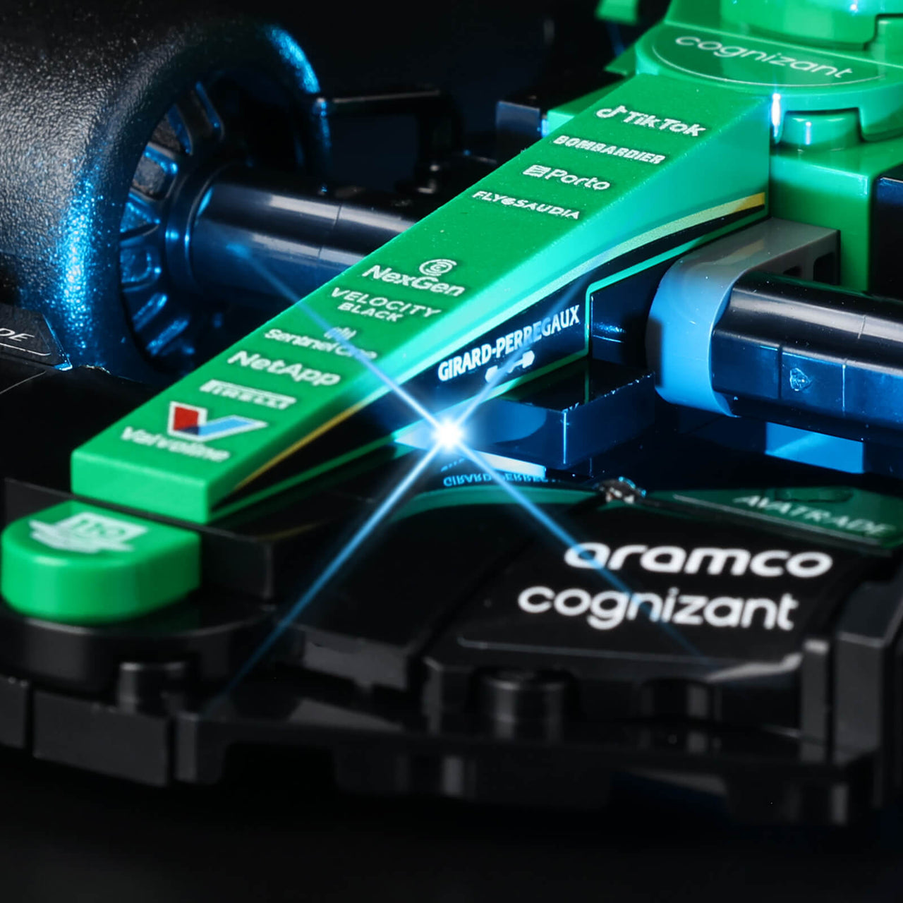 Lego Aston Martin Safety Car & AMR23 76925 Light Kit