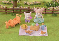Sylvanian Families Sunny Picnic Set - Fennec Fox Sister & Baby