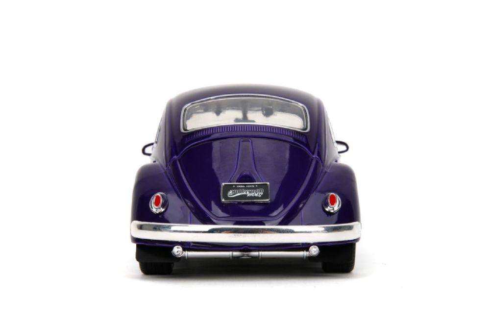 Jada Toys Wednesday VW Beetle 1:24 Diecast with Figure