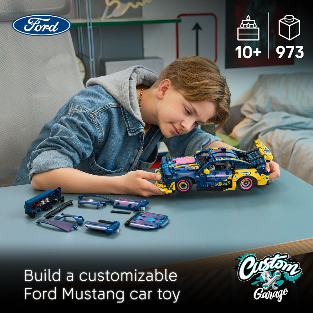 LEGO 42236 Technic Custom Garage Ford Mustang GT Car