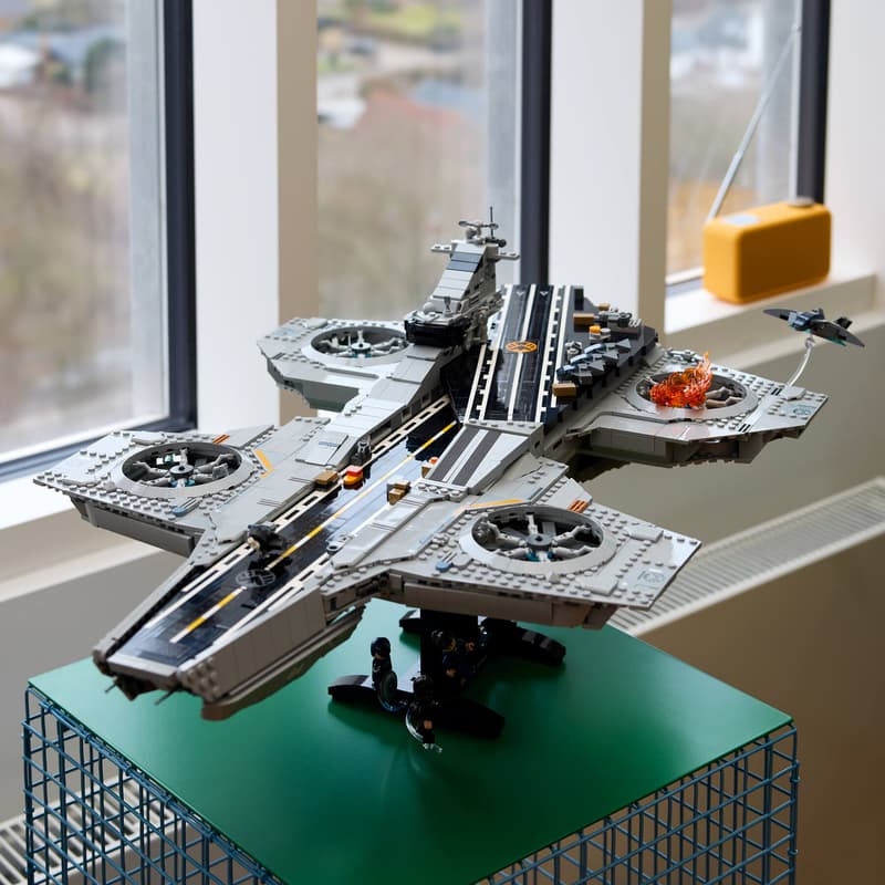 LEGO 76354 Super Heroes S.H.I.E.L.D Helicarrier