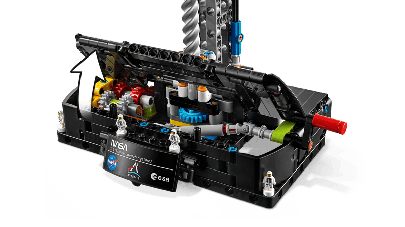 LEGO 42221 NASA Artemis Space Launch System Rocket