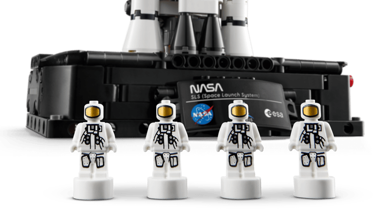 LEGO 42221 NASA Artemis Space Launch System Rocket